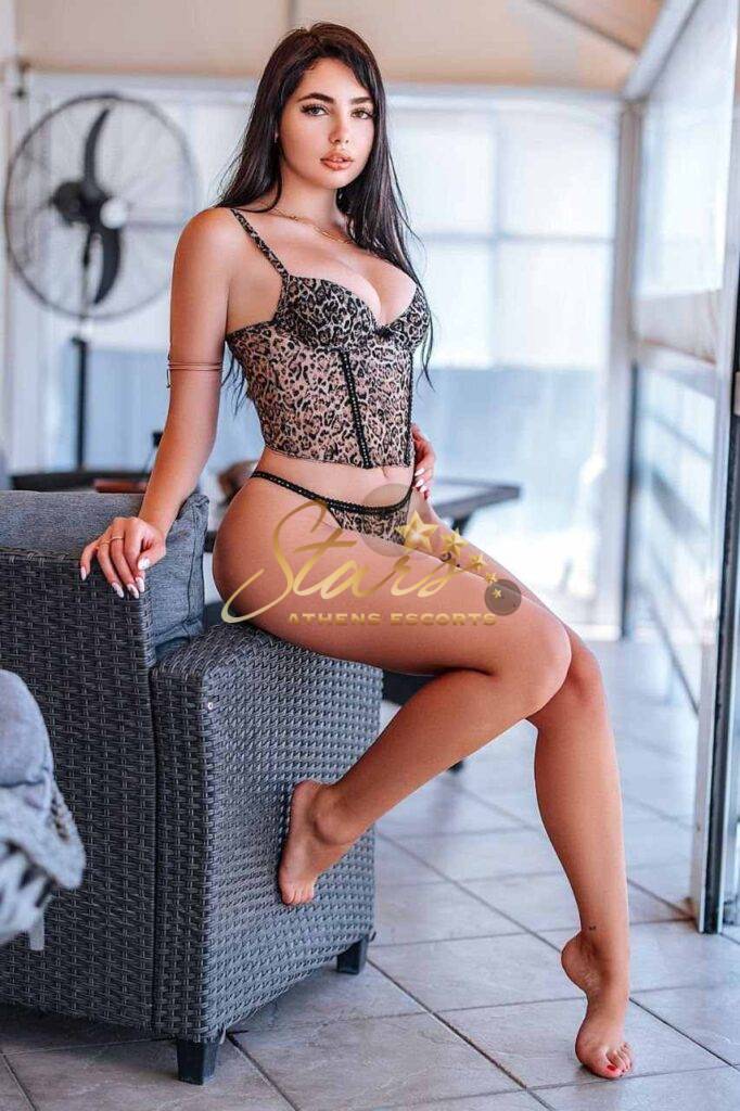 LOLA-SUPER-HOT-VIZITA-UKRAINE-MODEL-IN-ATHENS-RUSSIAN-SYNODOS-ATHENS